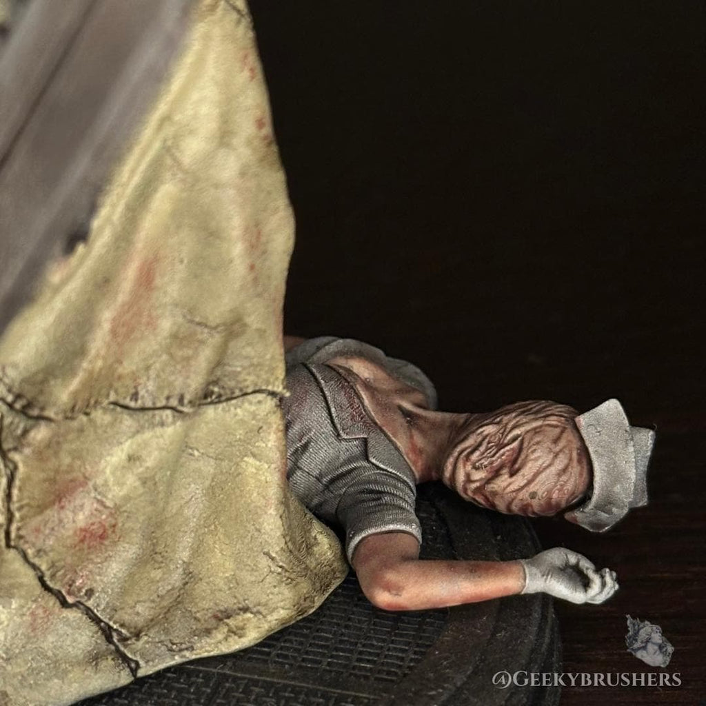 Pyramid Head Silent Hill Statue | Hand-Painted Resin Diorama (140mm)