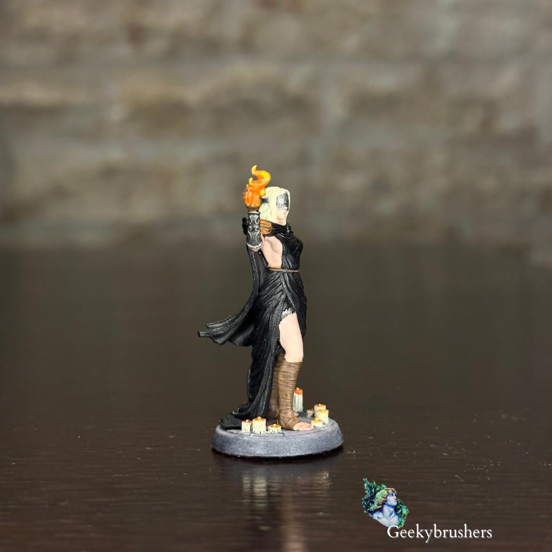 Firekeeper miniature |  Resin Statue | Dark Souls 3 , ~32mm scale