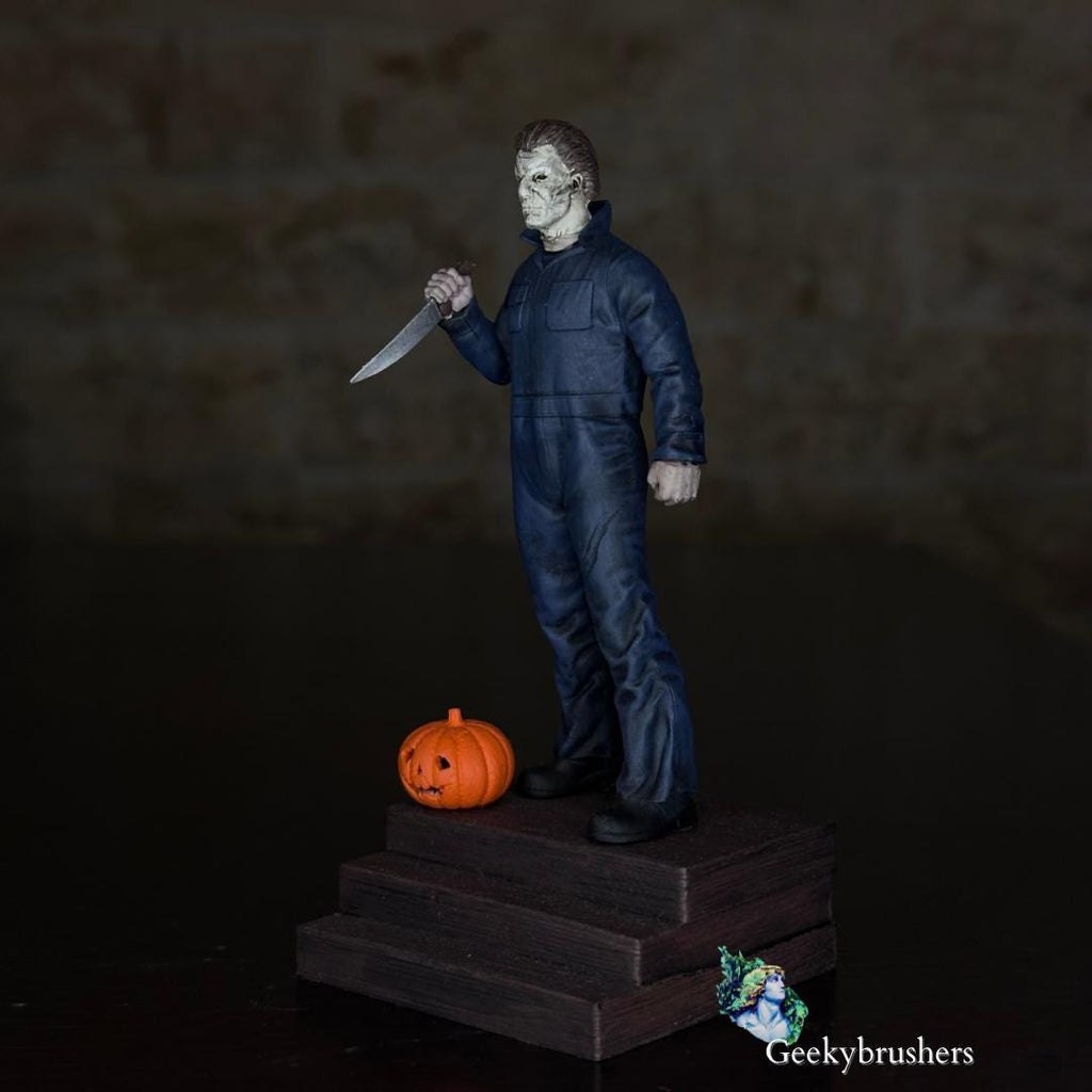 Michael Myers mini Figure| Halloween collectible | Hand-Painted Resin Diorama (75mm)