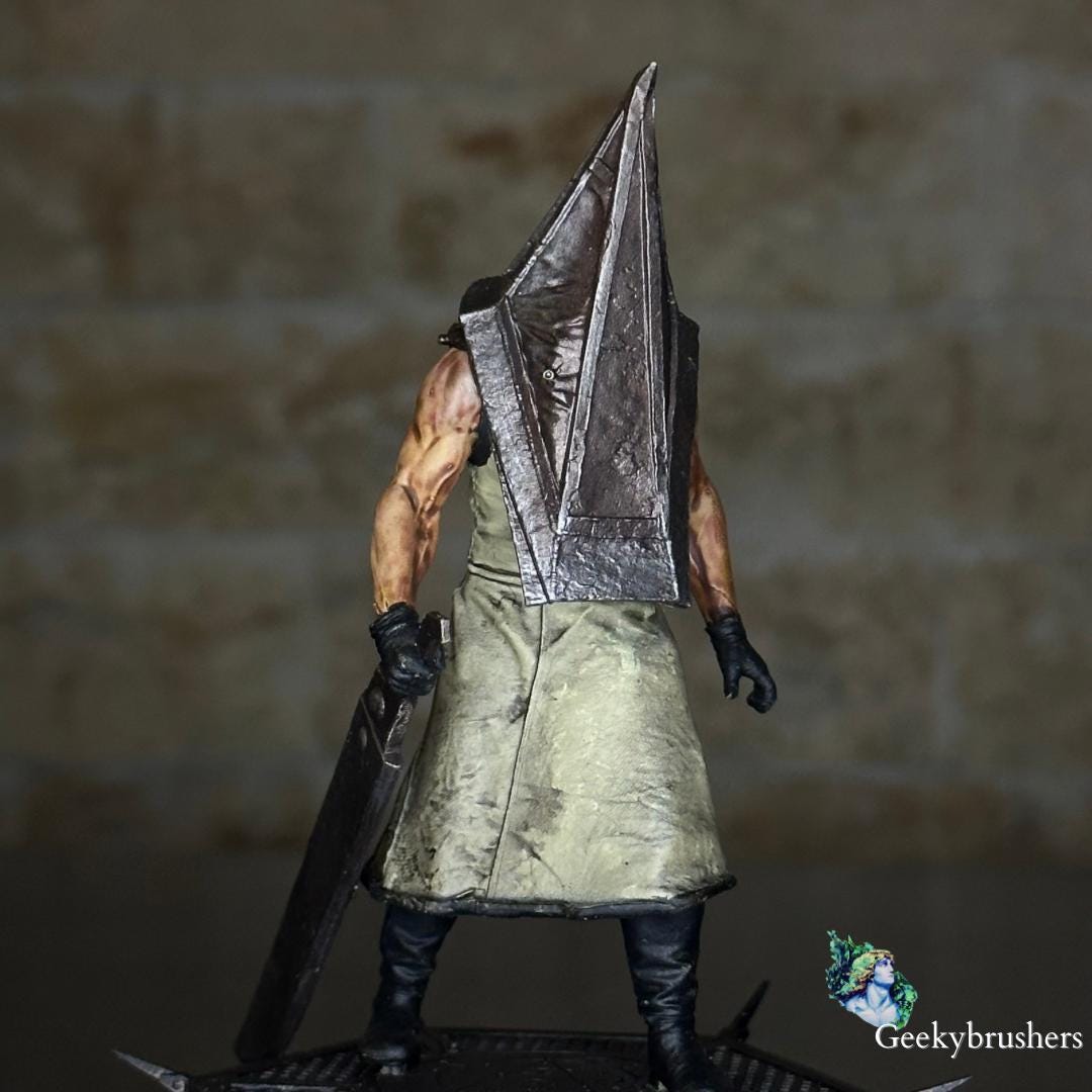 Pyramid Head Silent Hill Statue | Hand-Painted Resin Diorama (130mm)