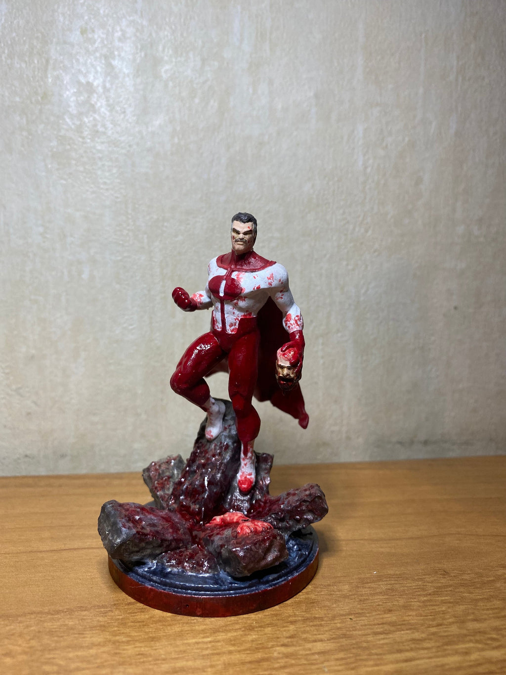Omni-man  figure, hand painted, 3d printed, tabletop 10cm miniature