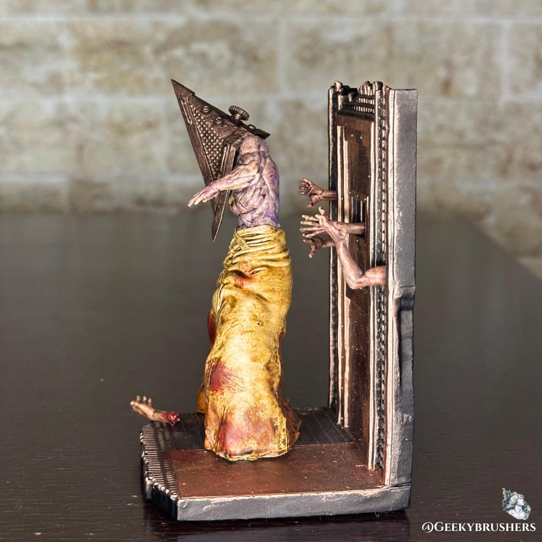Pyramid Head Silent Hill Figure | Hand-Painted Horror Game Statue | 120mm Resin Collectible | Detailed Diorama Base