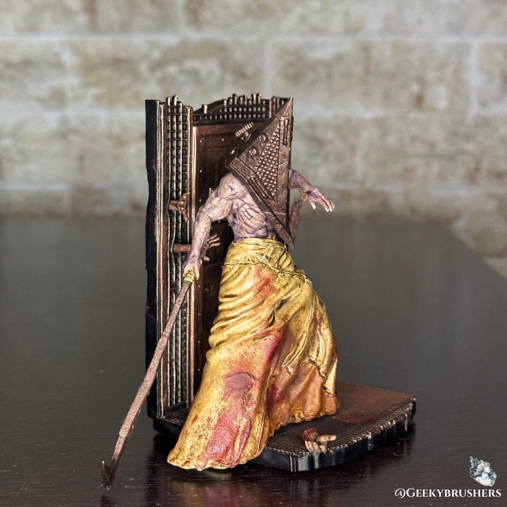 Pyramid Head Silent Hill Figure | Hand-Painted Horror Game Statue | 120mm Resin Collectible | Detailed Diorama Base
