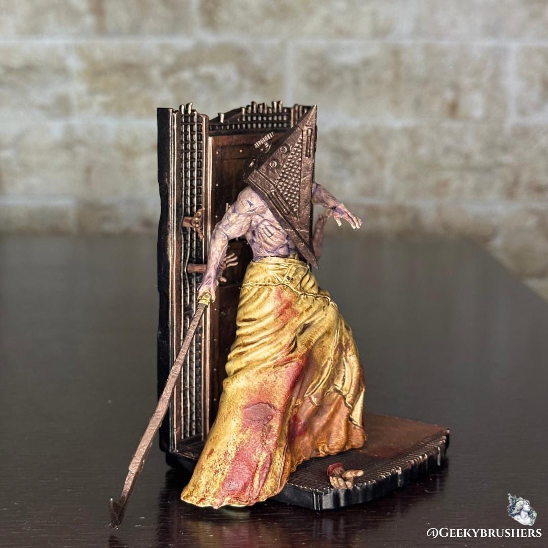 Pyramid Head Silent Hill Figure | Hand-Painted Horror Game Statue | 120mm Resin Collectible | Detailed Diorama Base