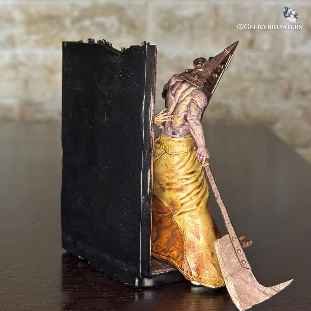 Pyramid Head Silent Hill Figure | Hand-Painted Horror Game Statue | 120mm Resin Collectible | Detailed Diorama Base